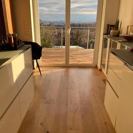 Traumhaus Mit Herrlichem Blick Ueber Vakantiehuis