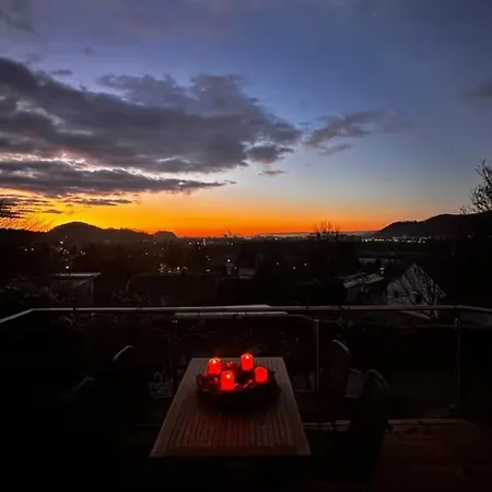 Traumhaus Mit Herrlichem Blick Ueber Vakantiehuis *
